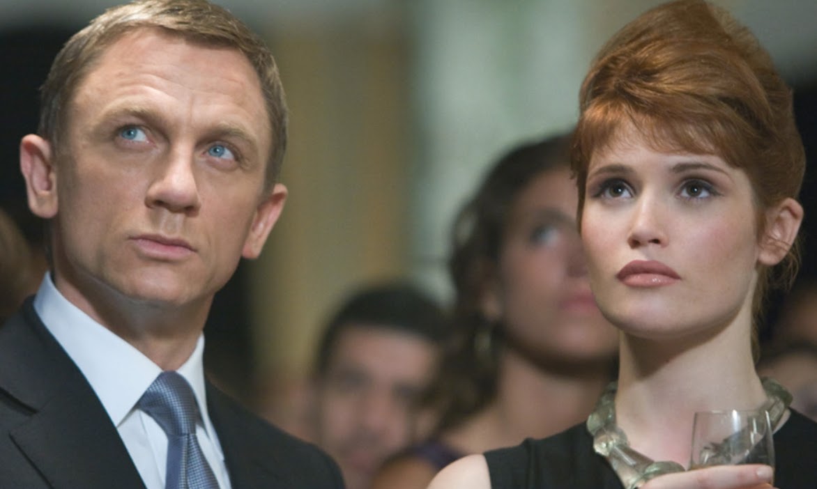 Gemma Arterton and Daniel Craig as James Bond in Quantum of Solace