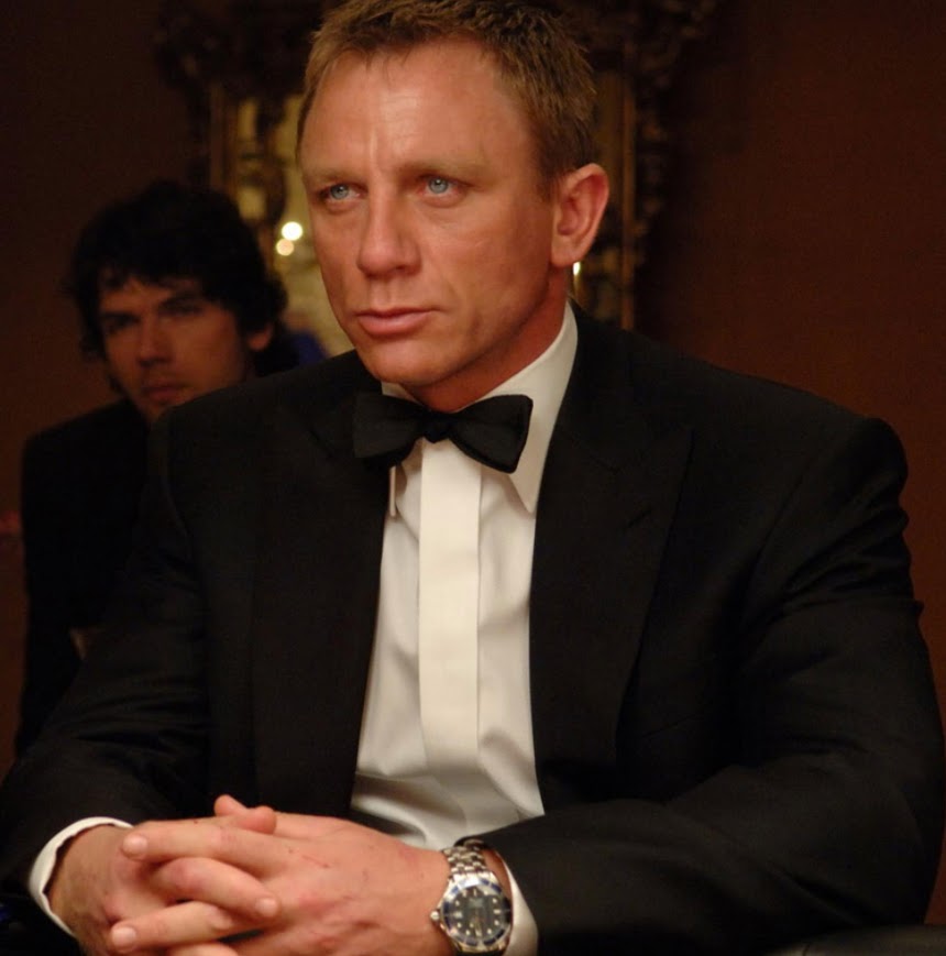 Daniel Craig as 007