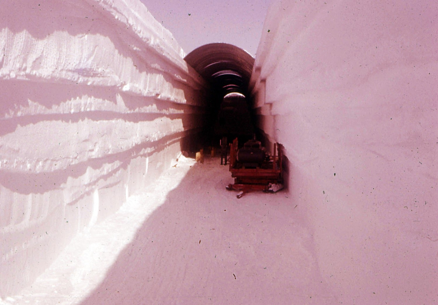 Project Iceworm snow tunnels