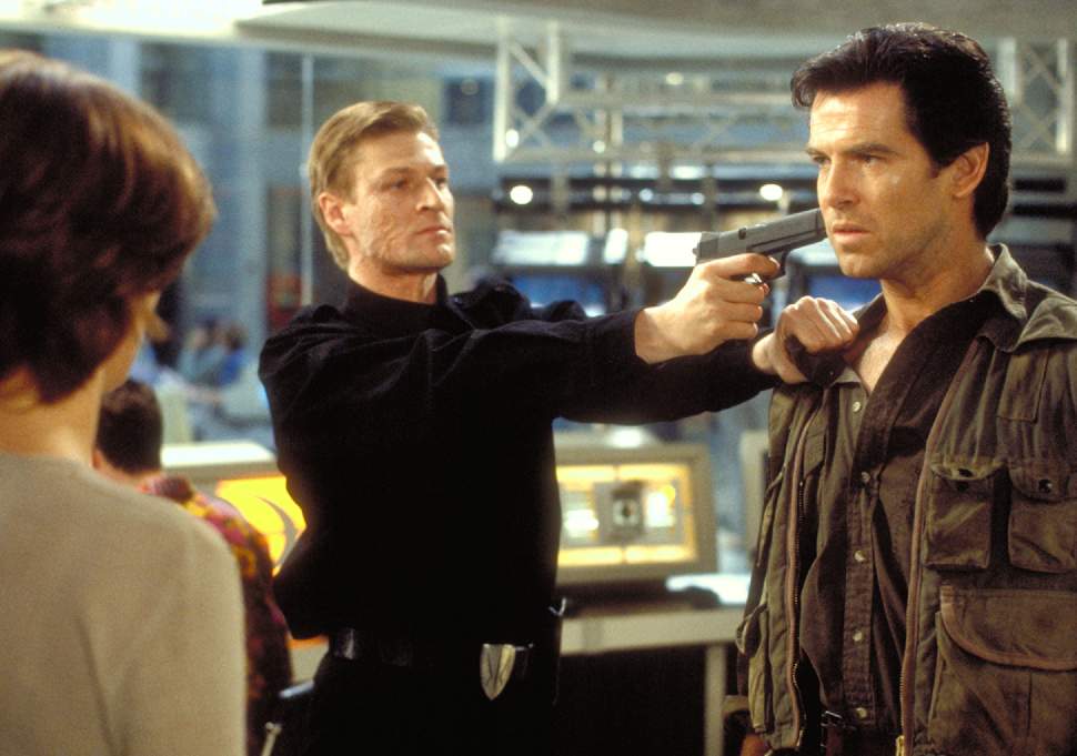 Pierce Brosnon as James Bond with agent 006