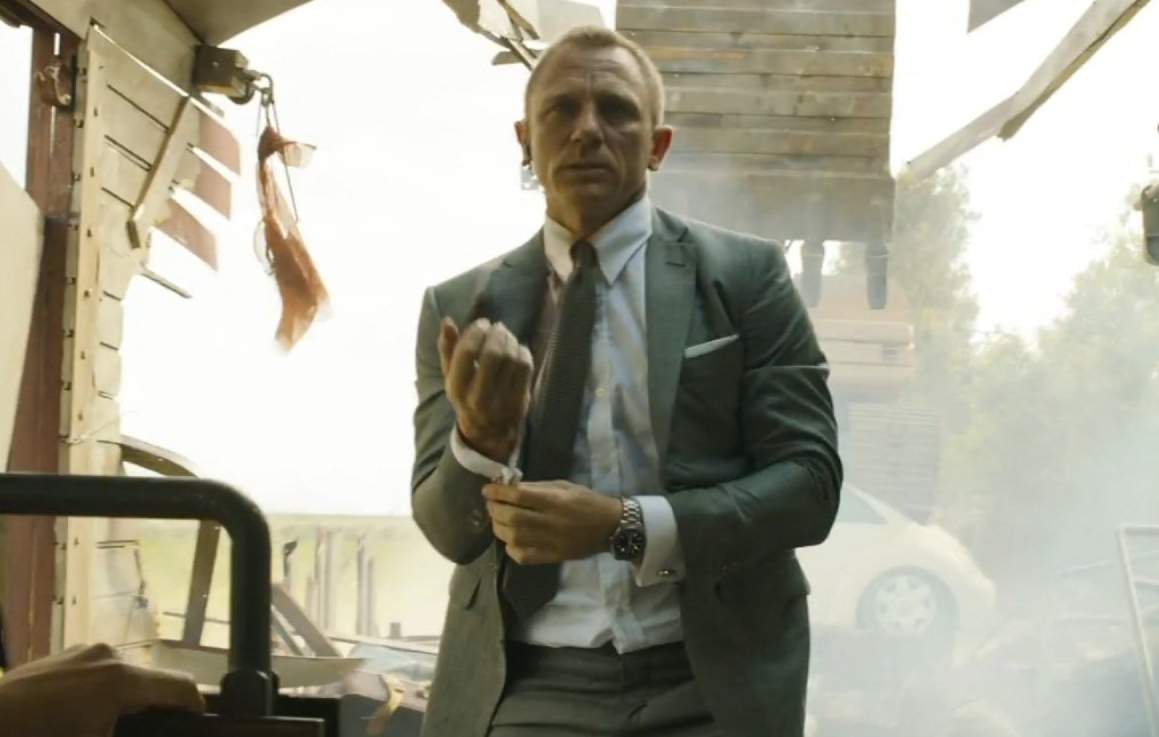 Skyfall, Daniel Craig wears a Tom Ford suit in his third Bond film