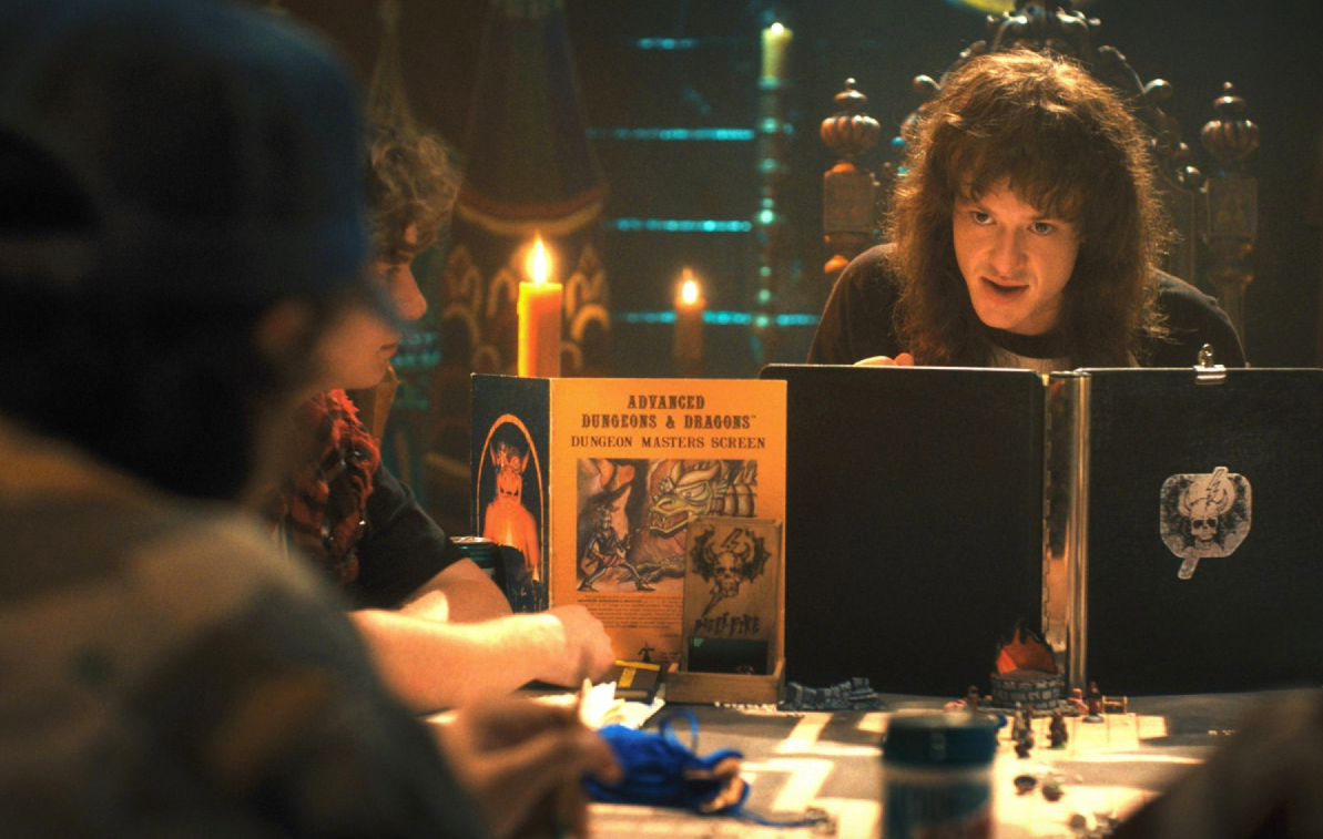 Stranger Things’ Eddie Munson (Joe Quinn) plays Dungeons & Dragons