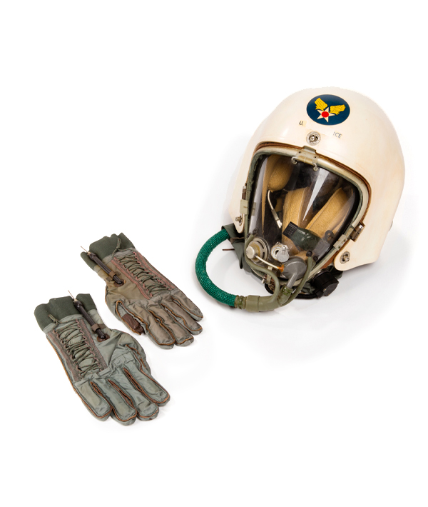 This type of helmet and gloves was worn by US Air Force pilots during their mission over Cuba during the Cuban Missile Crisis. Partially pressurized, the helmet helped pilots cope with the extremely thin air at 72,500 feet—twice the altitude reached by today’s commercial pilots.