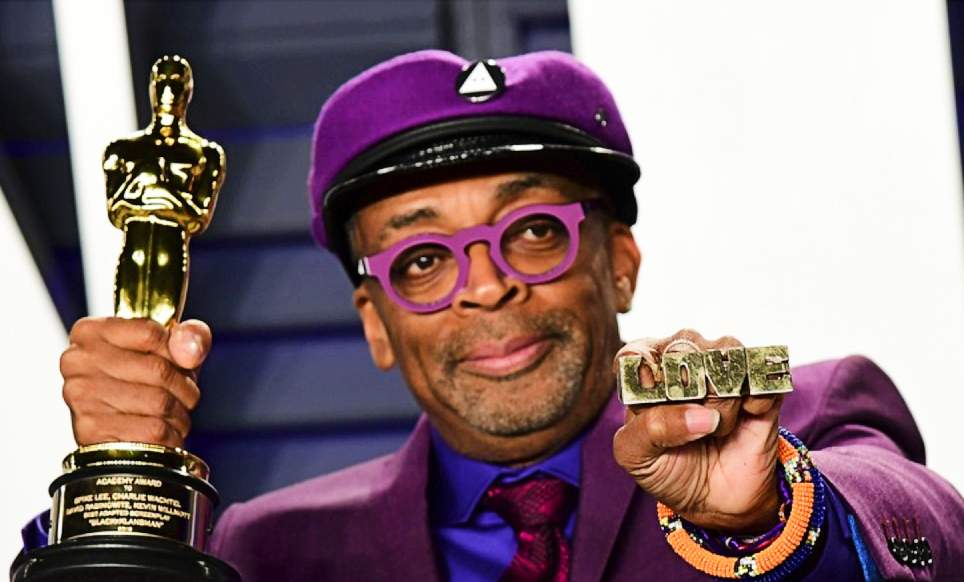 Spike Lee with his Oscar for Best Adapted Screenplay