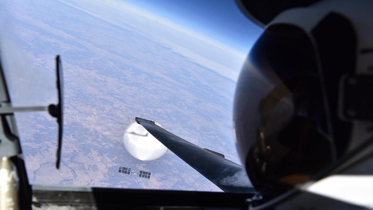 U-2 spy plane and Chinese weather balloon