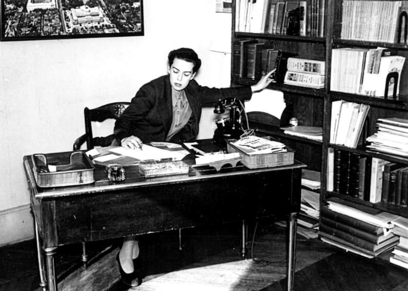 Dorothy Reeder, American Library in Paris director