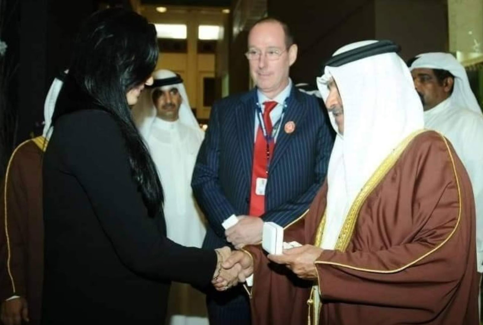 Maria Adela with the former Prime Minister of Bahrain